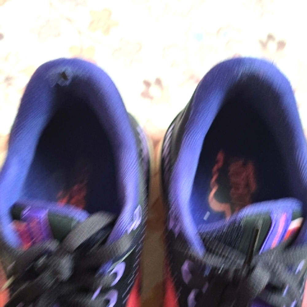 Brooks Navy and Pink Size 8 GUC - Picture 5 of 8